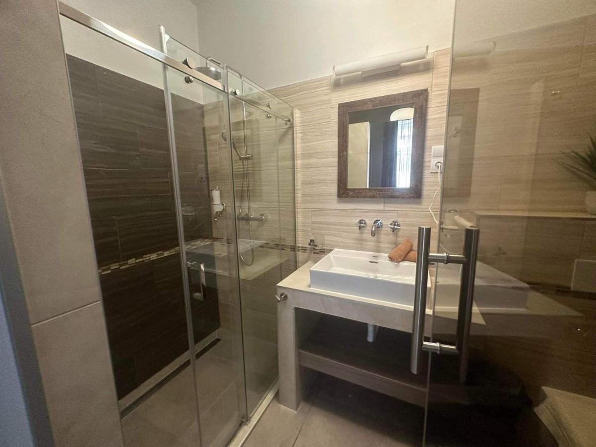 Orangehomes High Class 4 Bedroom Apartment Budapest Exterior foto